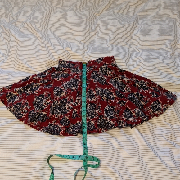 Pins & Needles red floral mini-skirt - Picture 4 of 6